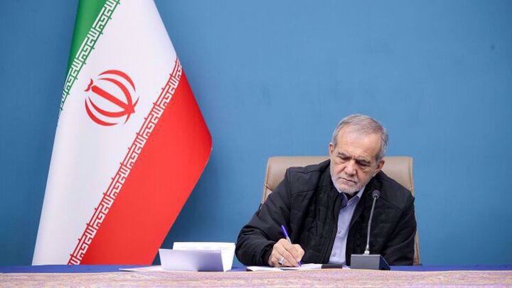 پزشکیان: دشمنان تصور نکنند با فشار و تهدید میتوانند ایران را به تسلیم وادار کنند
